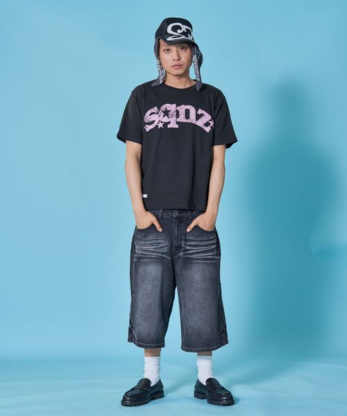 SEQUENZ（シークエンズ）の「※WEB限定 / ユニセックス / ロゴ加工風スタッズ半袖Tシャツ / sqnzstuds faint logo tee（Tシャツ/カットソー・メンズ・ホワイト/ライトブルー/ブラック/その他5・SMALL/MEDIUM/LARGE）」の17枚目の写真