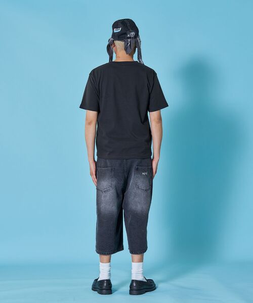 SEQUENZ（シークエンズ）の「※WEB限定 / ユニセックス / ロゴ加工風スタッズ半袖Tシャツ / sqnzstuds faint logo tee（Tシャツ/カットソー・メンズ・ホワイト/ライトブルー/ブラック/その他5・SMALL/MEDIUM/LARGE）」の19枚目の写真
