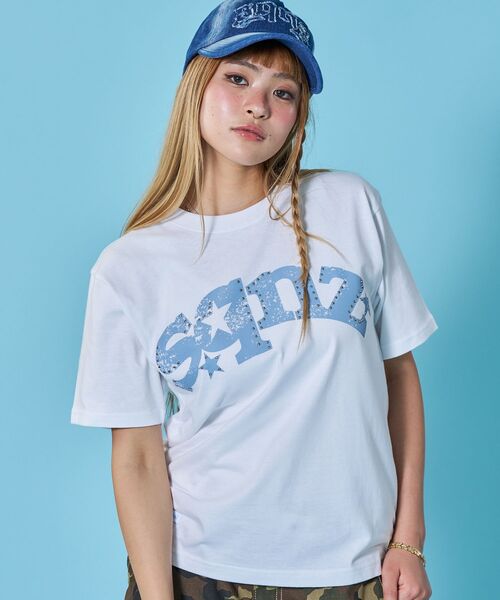 SEQUENZ（シークエンズ）の「※WEB限定 / ユニセックス / ロゴ加工風スタッズ半袖Tシャツ / sqnzstuds faint logo tee（Tシャツ/カットソー・メンズ・ホワイト/ライトブルー/ブラック/その他5・SMALL/MEDIUM/LARGE）」の22枚目の写真