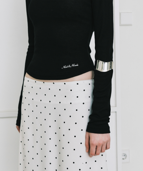 NICK&NICOLE(ニックアンドニコール)の「SOFT BUTTON SLIM TOP_BLACK(Tシャツ/カットソー・レディース・その他・FREE)」の3枚目の写真