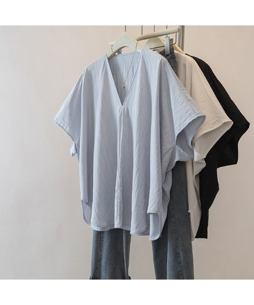 witch(ウイッチ)の「ターンバック袖ルーズフィットスキッパーブラウス(シャツ/ブラウス・レディース・ブルー/ホワイト/ブラック・FREE)」の1枚目の写真