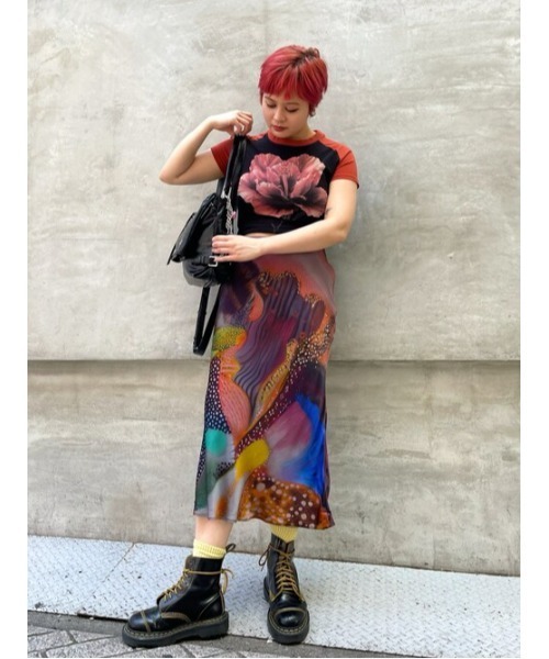 Desigual（デシグアル）の「ハイビスカスプリントラグランTシャツ／ブラック【2026秋冬新作】（Tシャツ/カットソー・レディース・ブラック・XS/S/M/L/XL）」の3枚目の写真