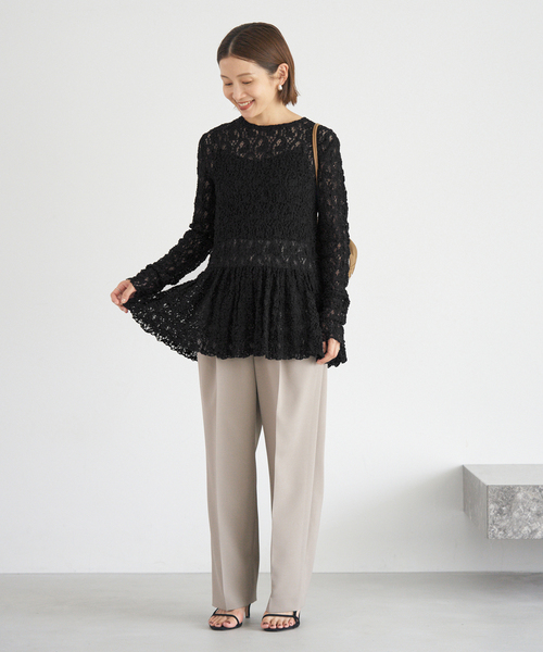 IENA(イエナ)の「《WEB限定/追加》Flowerストレッチレース ペプラムプルオーバー(Tシャツ/カットソー・レディース・アイボリー/ブラック・FREE)」の3枚目の写真