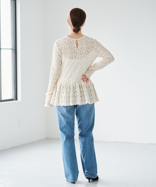 IENA(イエナ)の「《WEB限定/追加》Flowerストレッチレース ペプラムプルオーバー(Tシャツ/カットソー・レディース・アイボリー/ブラック・FREE)」の15枚目の写真