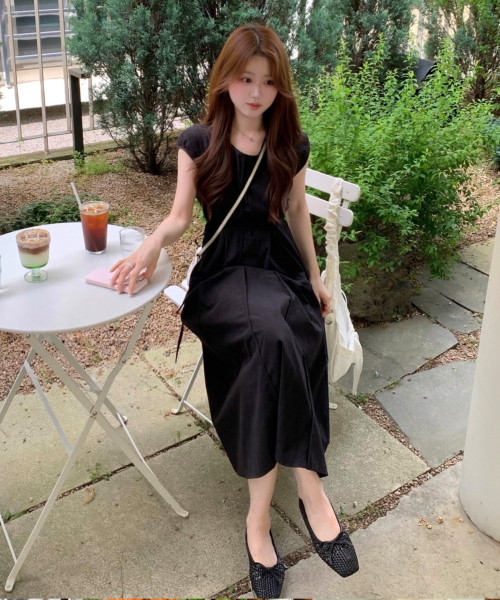 MIND BRIDGE WOMEN（マインドブリッジウーマン）の「[W]キャップスリーブベルト付きナイロンロングワンピース - 2カラー（ワンピース・レディース・スカイブルー/ブラック・55/66）」の4枚目の写真