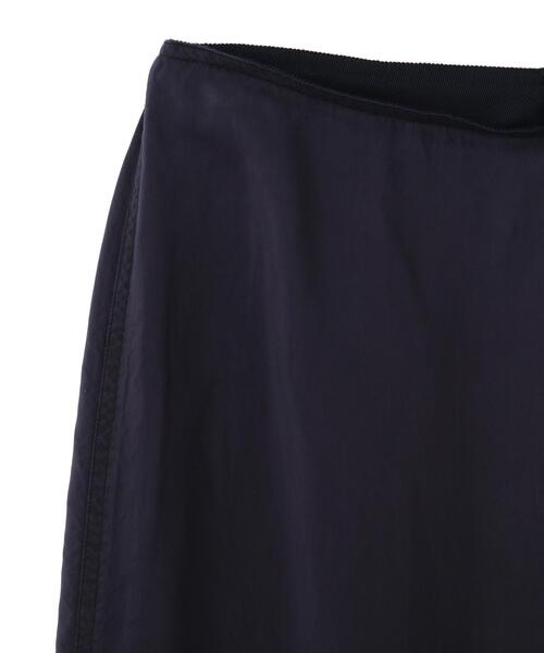 YLEVE(イレーヴ)の「YLEVE / CUPRA TWILL GARMANT DYE SKIRT(スカート・レディース・グレー/ネイビー・2/0/1)」の17枚目の写真