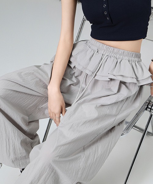 2ly2(トゥーリートゥー)の「フリルウエスト バルーンワイドパンツ イージーパンツ ドロストパンツ(その他パンツ・レディース・グレー/ブラック/ホワイト・FREE)」の16枚目の写真
