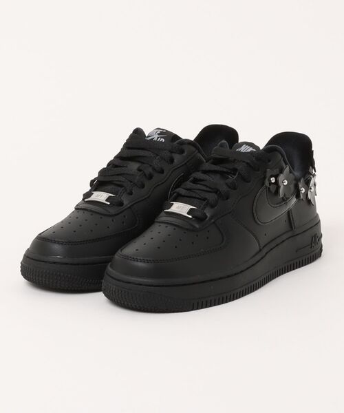 NIKE(ナイキ)の「NIKE ナイキ W AIR FORCE 1 '07 ウィメンズ エア フォース 1 '07 WIR8637 001BLACK/BLACK(スニーカー・レディース・ブラック・24.0cm/23.5cm/23.0cm/22.5cm/25.0cm/24.5cm)」の1枚目の写真