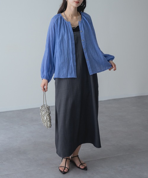 refinedworks（リファインドワークス）の「【refinedworks】冷房対策 UV対策 にも◎大人 の シアー ギャザー ブラウス（シャツ/ブラウス・レディース・ホワイト/ブルー/オレンジ・FREE）」の6枚目の写真