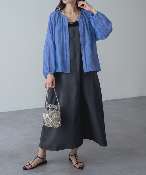 refinedworks（リファインドワークス）の「【refinedworks】冷房対策 UV対策 にも◎大人 の シアー ギャザー ブラウス（シャツ/ブラウス・レディース・ホワイト/ブルー/オレンジ・FREE）」の10枚目の写真