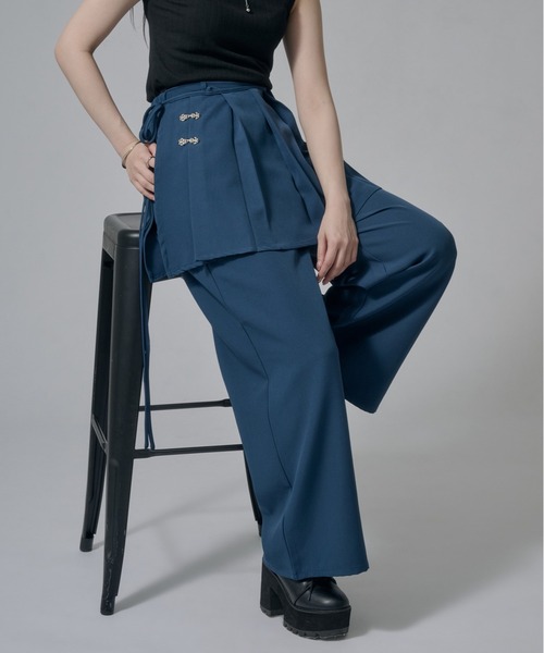 Ellno de Mavie(エルノデメヴィ)の「マルチWAYメタルチャイナスカート付きパンツ(その他パンツ・レディース・ブラック/ブルー・FREE)」の2枚目の写真