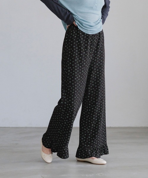 LOWRYS FARM(ローリーズファーム)の「サーマルフラワーフリルパンツ 1048957(その他パンツ・レディース・グレー系その他2/ブラック/ブラック系その他・SMALL/MEDIUM)」の3枚目の写真