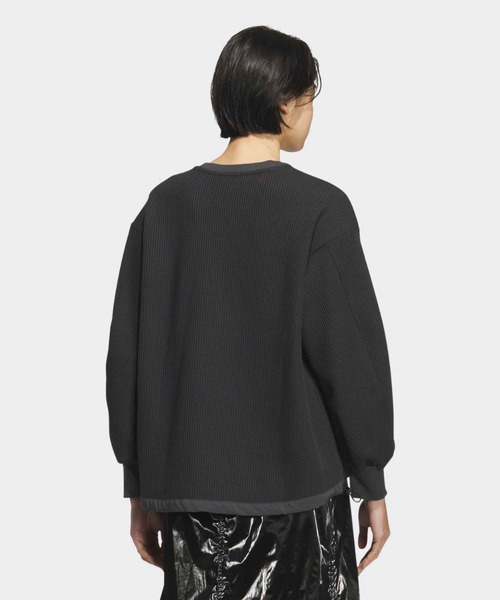 adidas(アディダス)の「ラックスフロー オールデイズ ルーズフィット ワッフル フリース クルーシャツ / ロンT / アディダス adidas(Tシャツ/カットソー・レディース・ブラック・XX-LARGE/LARGE/MEDIUM/SMALL/X-LARGE/X-SMALL)」の2枚目の写真