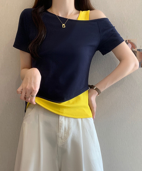 2ly2(トゥーリートゥー)の「レイヤード風 ワンショルダーデザインTシャツ(Tシャツ/カットソー・レディース・ブラック/グレー/ネイビー・FREE)」の1枚目の写真