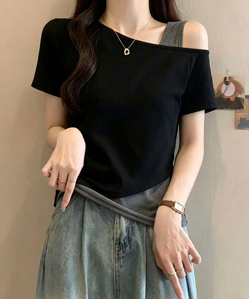 2ly2(トゥーリートゥー)の「レイヤード風 ワンショルダーデザインTシャツ(Tシャツ/カットソー・レディース・ブラック/グレー/ネイビー・FREE)」の3枚目の写真