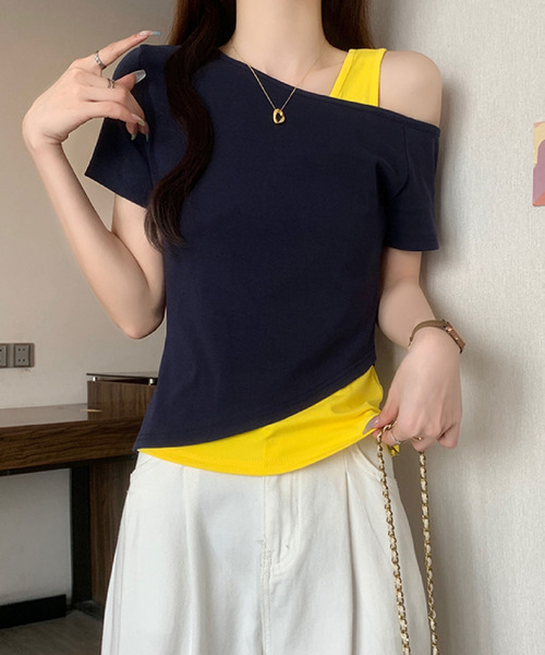 2ly2(トゥーリートゥー)の「レイヤード風 ワンショルダーデザインTシャツ(Tシャツ/カットソー・レディース・ブラック/グレー/ネイビー・FREE)」の15枚目の写真