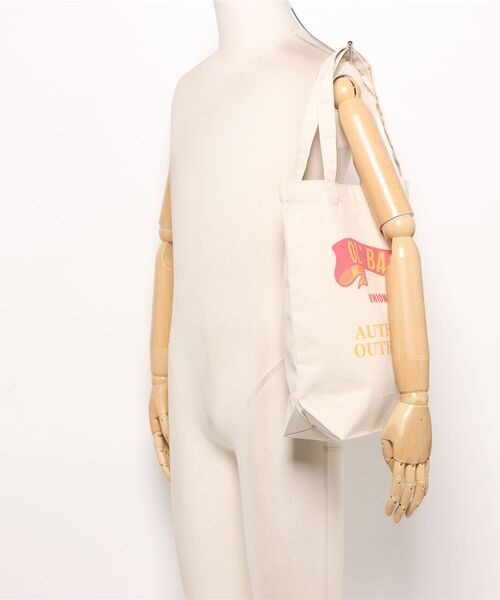 Ol' Basics(オールベーシックス)の「Ol' Basics(オール・ベーシックス) トートバッグ キャンバス リボンイラスト ロゴ プリント 鞄 BAG アメカジ メンズ レディース ユニセックス Mサイズ(トートバッグ・レディース・ベージュ系1/ベージュ系2・FREE)」の7枚目の写真