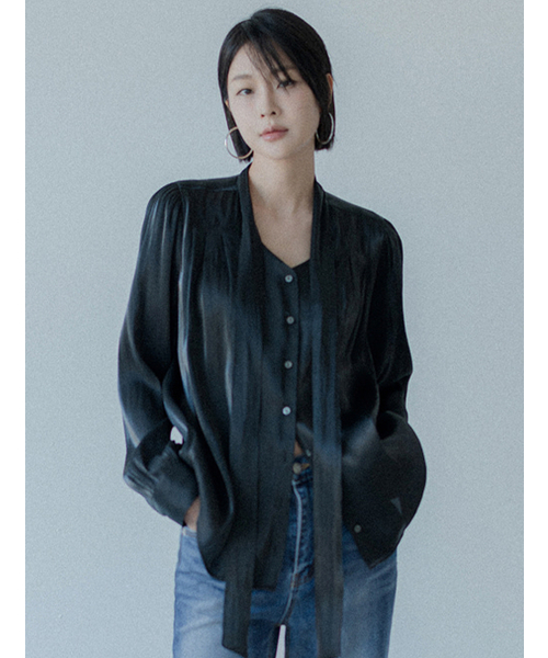MEMUA(メムア)の「サンドグロスタイブラウス(ブラック)(シャツ/ブラウス・レディース・カーキ/ネイビー/ブラック/ライトピンク・FREE)」の5枚目の写真