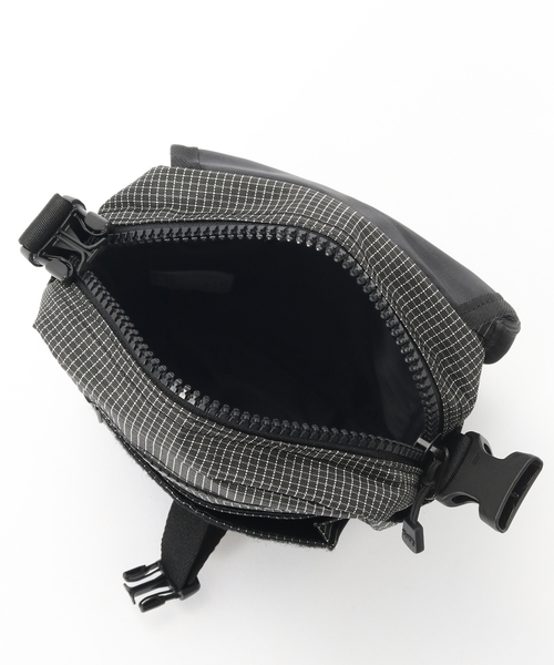 BOTT(ボット)の「BoTT / ボット CONTRAST RIPSTOP MINI SHOULDER BAG(ショルダーバッグ・メンズ・ピンク/ブラック・FREE)」の8枚目の写真