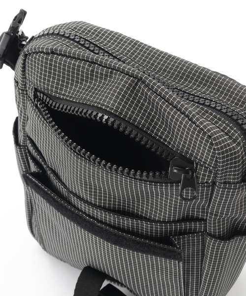 BOTT(ボット)の「BoTT / ボット CONTRAST RIPSTOP MINI SHOULDER BAG(ショルダーバッグ・メンズ・ピンク/ブラック・FREE)」の10枚目の写真
