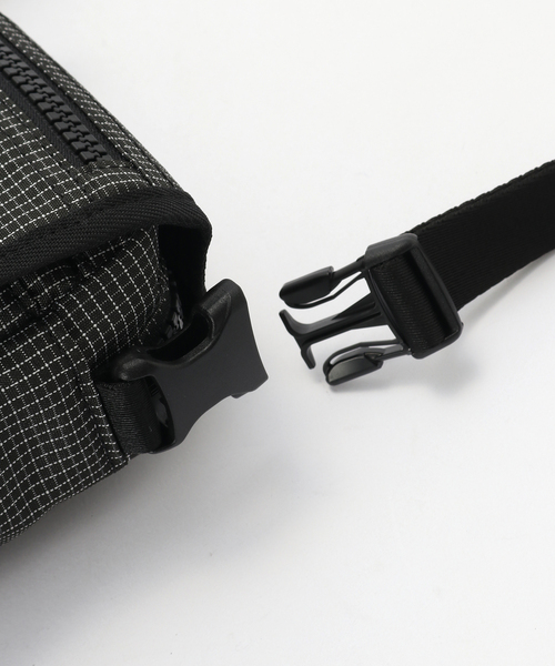 BOTT(ボット)の「BoTT / ボット CONTRAST RIPSTOP MINI SHOULDER BAG(ショルダーバッグ・メンズ・ピンク/ブラック・FREE)」の13枚目の写真