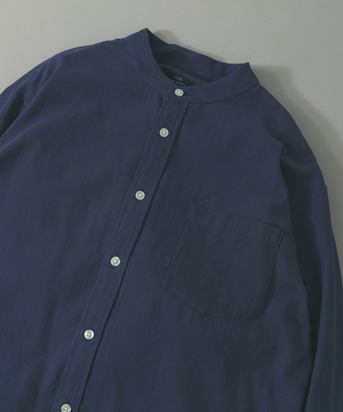 ITEMS URBANRESEARCH（アイテムズ アーバンリサーチ）の「ソフトタッチフランネルバンドカラーシャツ（シャツ/ブラウス・メンズ・オフホワイト/ネイビー/グレー/ブルー・MEDIUM/LARGE）」の3枚目の写真