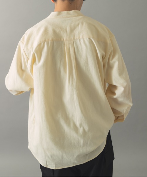 ITEMS URBANRESEARCH（アイテムズ アーバンリサーチ）の「ソフトタッチフランネルバンドカラーシャツ（シャツ/ブラウス・メンズ・オフホワイト/ネイビー/グレー/ブルー・MEDIUM/LARGE）」の17枚目の写真