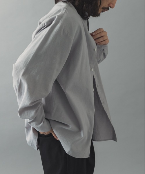 ITEMS URBANRESEARCH（アイテムズ アーバンリサーチ）の「ソフトタッチフランネルバンドカラーシャツ（シャツ/ブラウス・メンズ・オフホワイト/ネイビー/グレー/ブルー・MEDIUM/LARGE）」の11枚目の写真