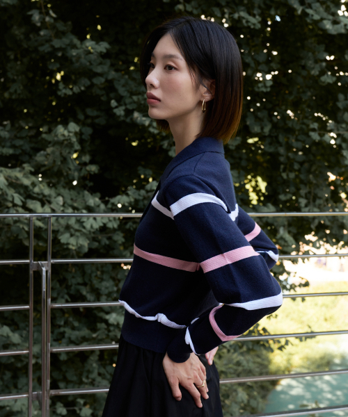 VLETI(ブレッティ)の「Viscose Calla Button Knit (Navy)(ニット/セーター・レディース・ネイビー・FREE)」の1枚目の写真