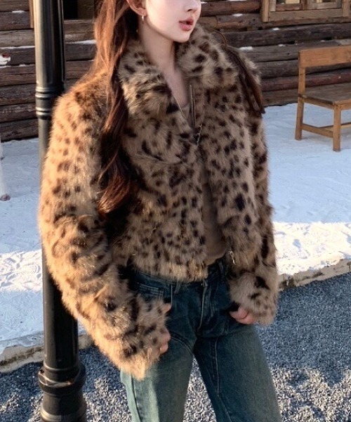 SHEENA(シーナ)の「レオパードフェイクファーブルゾン(ブルゾン・レディース・ベージュ・M)」の3枚目の写真