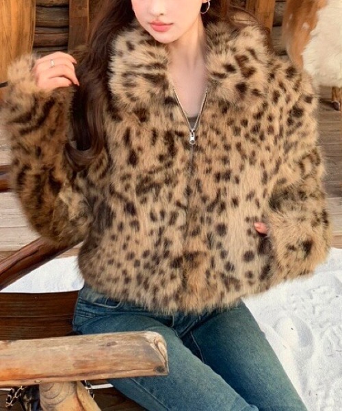 SHEENA(シーナ)の「レオパードフェイクファーブルゾン(ブルゾン・レディース・ベージュ・M)」の7枚目の写真
