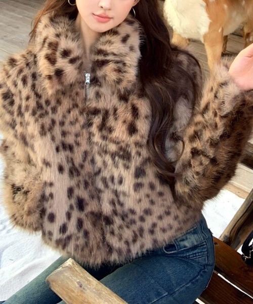 SHEENA(シーナ)の「レオパードフェイクファーブルゾン(ブルゾン・レディース・ベージュ・M)」の8枚目の写真
