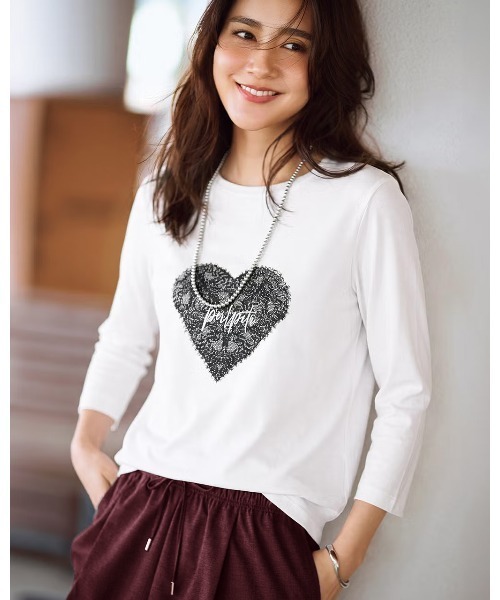 DoCLASSE( ドゥクラッセ)の「コットン混・グラフィックTシャツ/8分袖(Tシャツ/カットソー・レディース・グレー系その他/チャコール/ホワイト/ホワイト系・XL/L/M)」の2枚目の写真