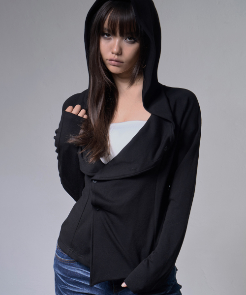 FANCY CLUB(ファンシークラブ)の「オブリック フード カーディガン (BLACK) F26ZA514(カーディガン/ボレロ・レディース・その他・FREE)」の4枚目の写真
