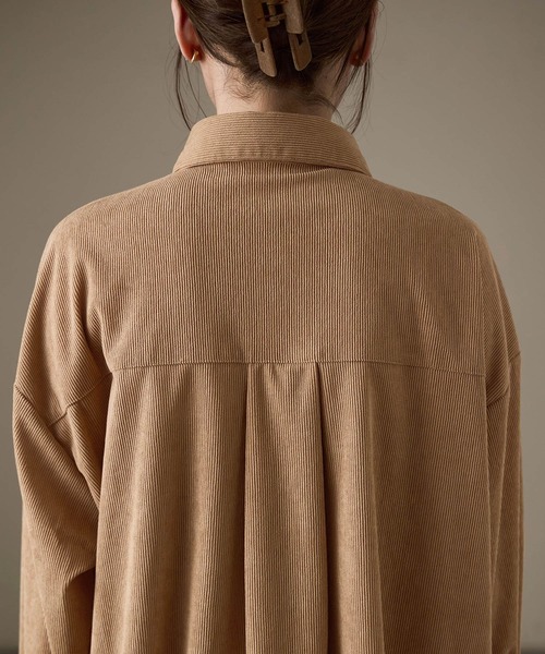 Fashion Letter(ファッションレター)の「コーデュロイ オーバーサイズシャツ(シャツ/ブラウス・レディース・チャコール/ブラウン/カーキ/ベージュ・M)」の11枚目の写真