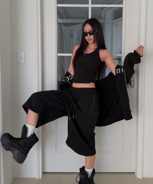 GROWHIDE（グロウハイド）の「ルインスタッドピンタックバンディングバミューダパンツ（その他パンツ・レディース・ライトグレー/ブラック・FREE）」の4枚目の写真