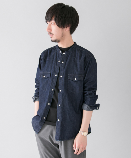 URBAN RESEARCH(アーバンリサーチ)の「UR カラーレス デニムウエスタンシャツ(シャツ/ブラウス・メンズ・インディゴブルー/ライトインディゴブルー・MEDIUM/LARGE)」の2枚目の写真