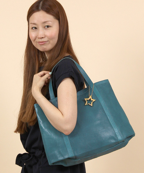 bpr BEAMS（ビーピーアール ビームス ）の「TAMBU×bpr BEAMS / 別注 ラムレザートート（トートバッグ・レディース・ブラック/ブラウン系その他/ブルー系その他/イエロー/オリーブ/その他1/ブラウン/ネイビー/パープル・ONE SIZE）」の6枚目の写真