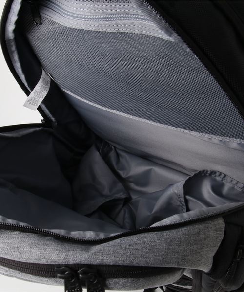 UNDER ARMOUR（アンダーアーマー）の「メンズ バックパック / ヒューイバックパック（バックパック/リュック・メンズ・ブラック/ネイビー/ダークグレー/ライトグレー・ONESIZE）」の7枚目の写真