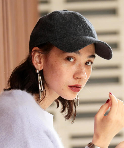 NEW ERA（ニューエラ）の「【別注】＜NEW ERA＞∴920 NYCキャップ ◆（キャップ・レディース・ライトグレー/オフホワイト/ダークグレー/ベージュ・FREE）」の3枚目の写真