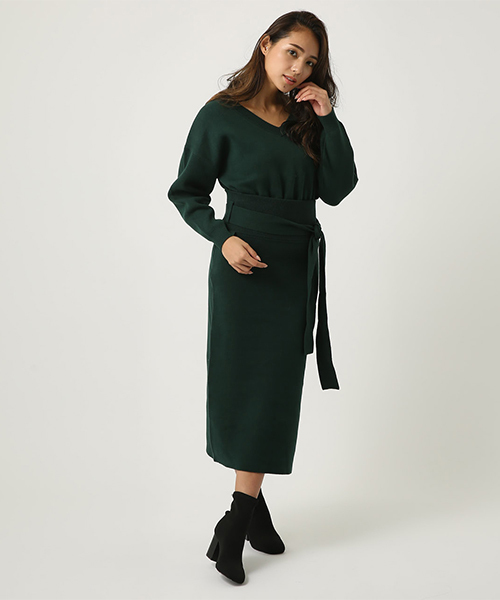 AZUL by moussy（アズールバイマウジー）の「【洗えるニット】Vネックスウェッタープルオーバー（ニット/セーター・レディース・ブラック/ダークグリーン/オフホワイト/杢グレー・SMALL/MEDIUM/LARGE）」の7枚目の写真