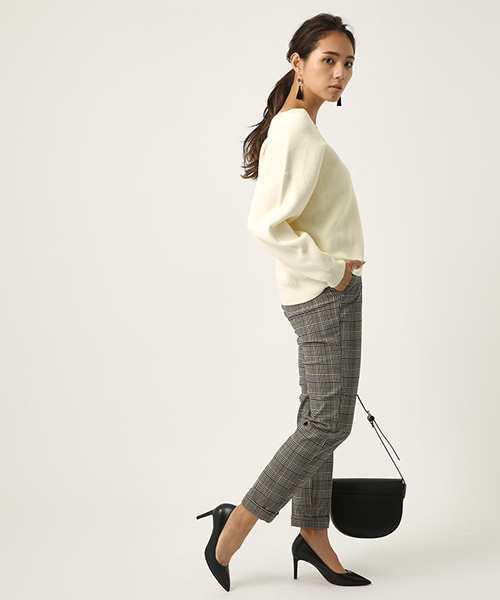 AZUL by moussy（アズールバイマウジー）の「【洗えるニット】Vネックスウェッタープルオーバー（ニット/セーター・レディース・ブラック/ダークグリーン/オフホワイト/杢グレー・SMALL/MEDIUM/LARGE）」の15枚目の写真