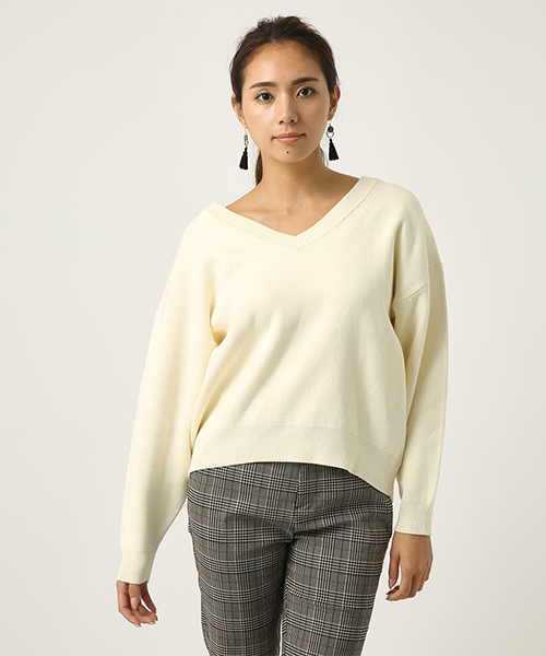 AZUL by moussy（アズールバイマウジー）の「【洗えるニット】Vネックスウェッタープルオーバー（ニット/セーター・レディース・ブラック/ダークグリーン/オフホワイト/杢グレー・SMALL/MEDIUM/LARGE）」の16枚目の写真