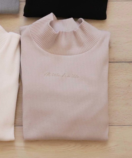 one after another NICE CLAUP（ワンアフターアナザーナイスクラップ）の「ロゴ刺繍テレコハイネックトップス（Tシャツ/カットソー・レディース・オフホワイト/ブラック/ベージュ系その他/ミント・FREE）」の11枚目の写真