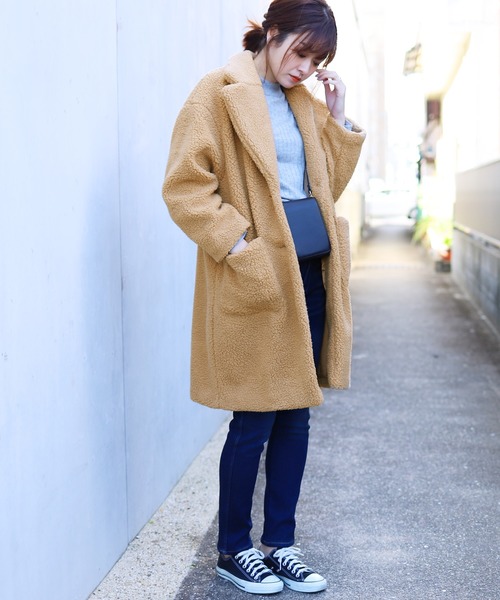 reca（レカ）の「ビッグシルエット モコモコボアチェスターコート（チェスターコート・レディース・ホワイト/ブラウン/ベージュ/ネイビー・M）」の5枚目の写真