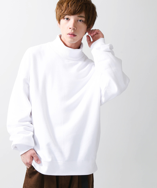 WEGO（ウィゴー）の「WEGO/タートルネックプルオーバースウェット（スウェット・メンズ・ホワイト/ブラック/ベージュ/ワイン・LARGE/SMALL/MEDIUM）」の2枚目の写真