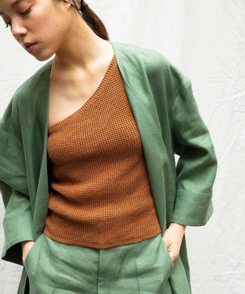 Liyoca(リヨカ)の「【Liyoca】ワンショルダーニット(タンクトップ・レディース・ブラウン/ネイビー/パープル/マスタード・FREE)」の2枚目の写真