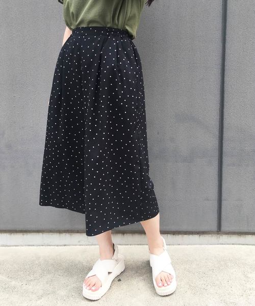 Petit Honfleur（プチオンフルール）の「ドットプリントガウチョパンツ（その他パンツ・レディース・ネイビー/ブラウン/ブラック・L size/M size）」の2枚目の写真