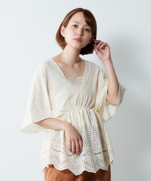 cepo（セポ）の「スカラップギャザー半袖ブラウス（シャツ/ブラウス・レディース・オフホワイト/ピンク/ブラック・M）」の2枚目の写真