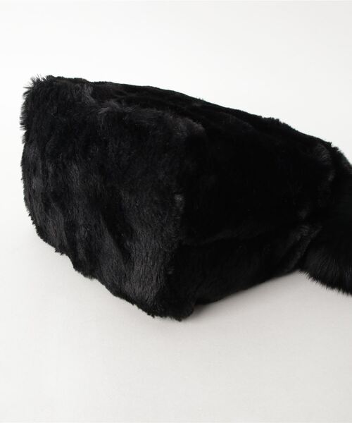 MIXXDAVID（ミックスディビッド）の「MIXXDAVID / 2WAY FUR BAG（ショルダーバッグ・レディース・ブラック/ピンク・FREE）」の3枚目の写真
